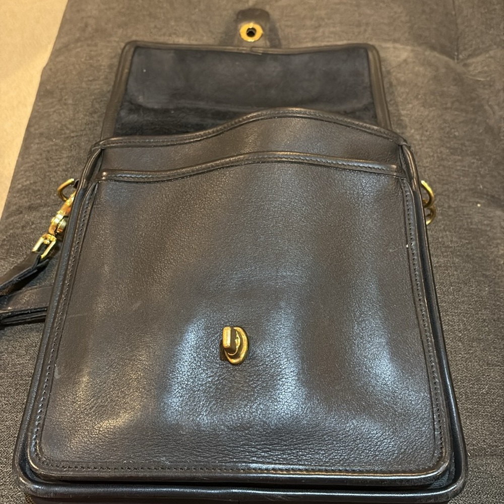 Vintage Coach Station Bag - Picture 7 of 7